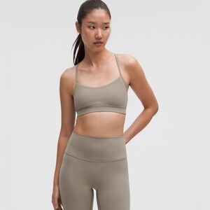 Women's Lululemon Flow Y bra Nulu Warm Ash Grey Sports Bra